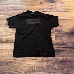 Black t shirt